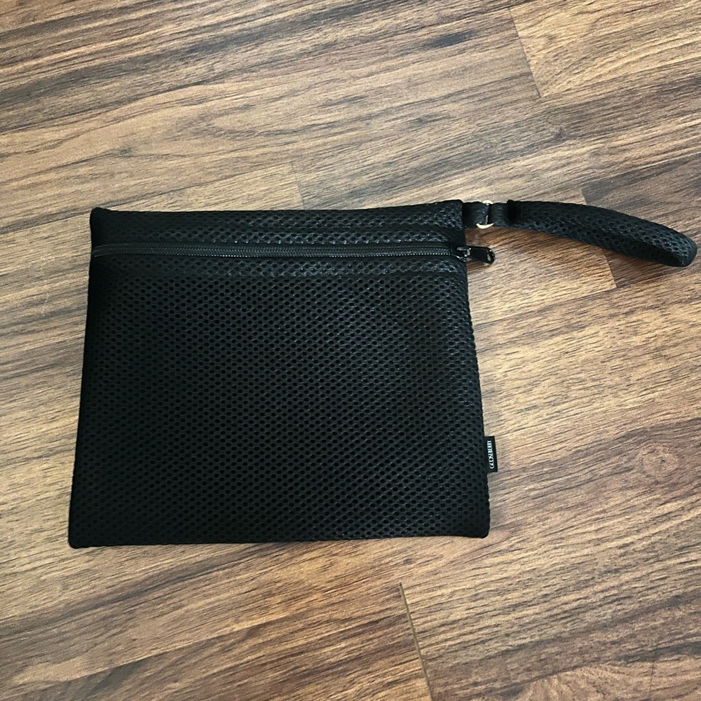 Small clutch/wristlet never used!